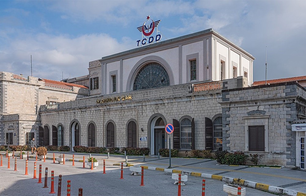 Alsancak Train Station